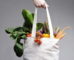 Students Promote Reusable Grocery Bags