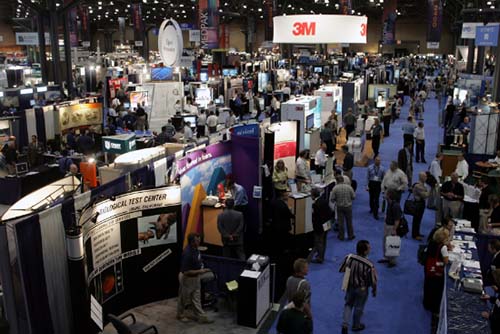 How to Increase Leads at Your Next Tradeshow with a Custom Reusable Bag