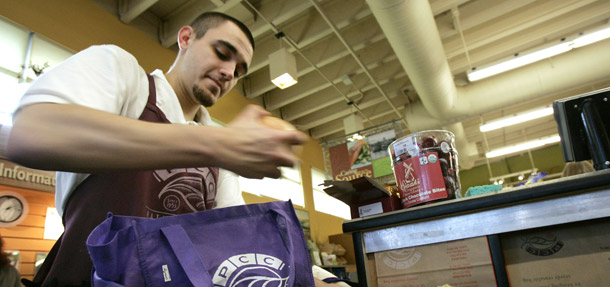 Wondering why to switch to reusable shopping bags